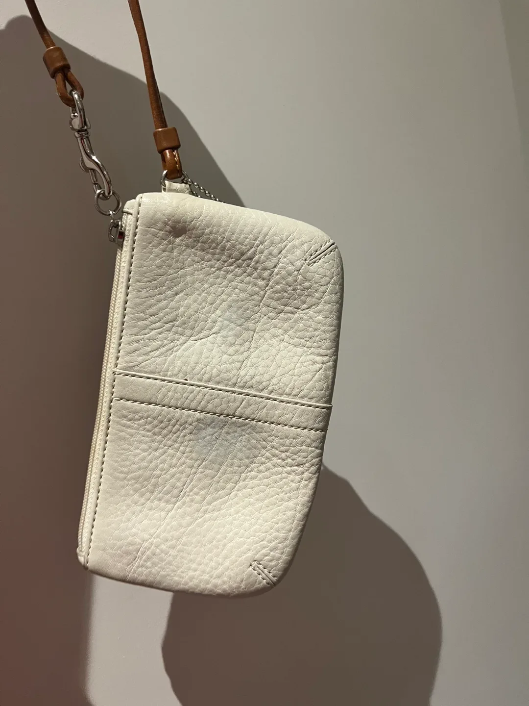 Coach wristlet and wallet image indicator(7)