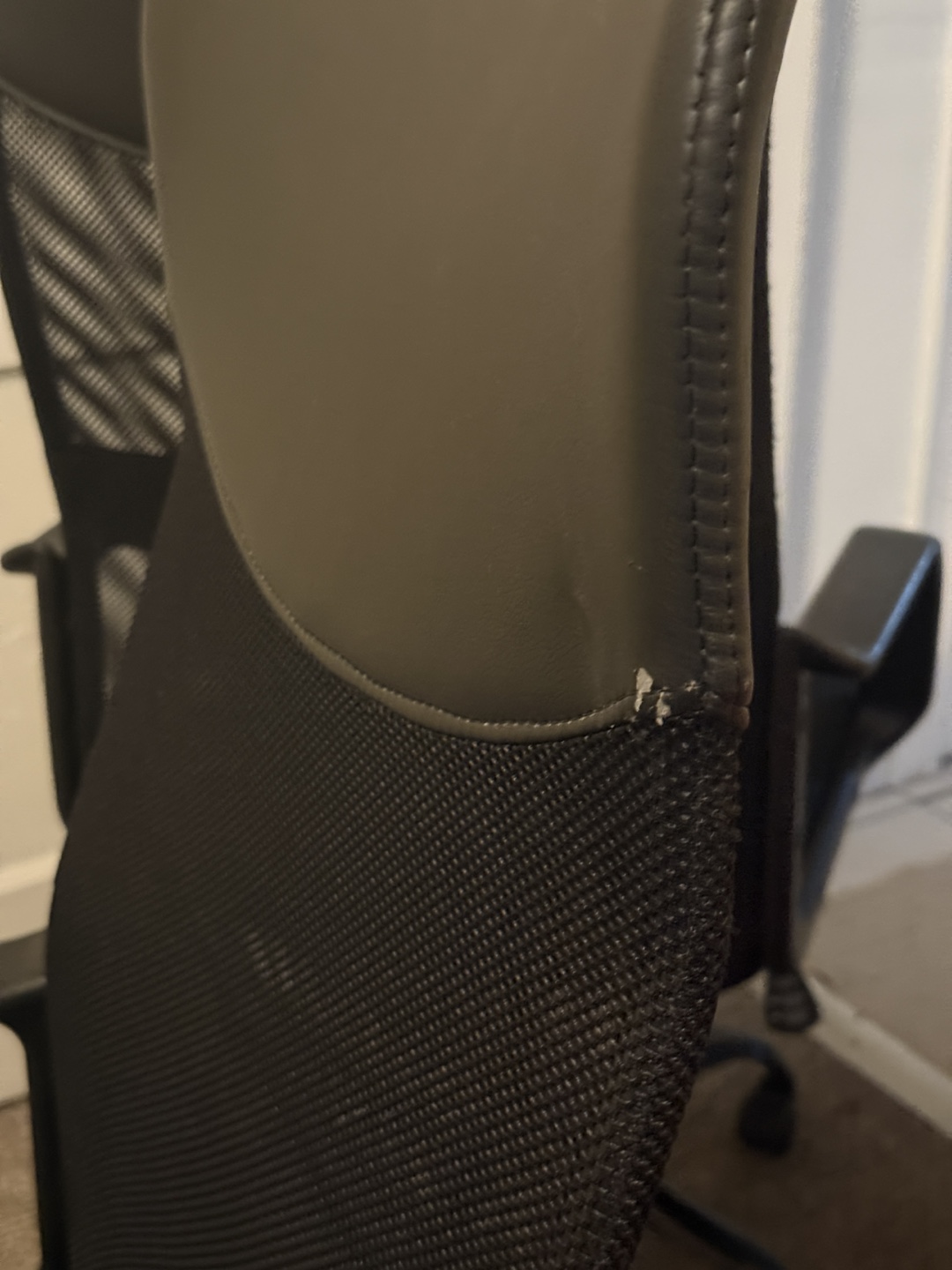 Black Mesh Office Chair - photo 4