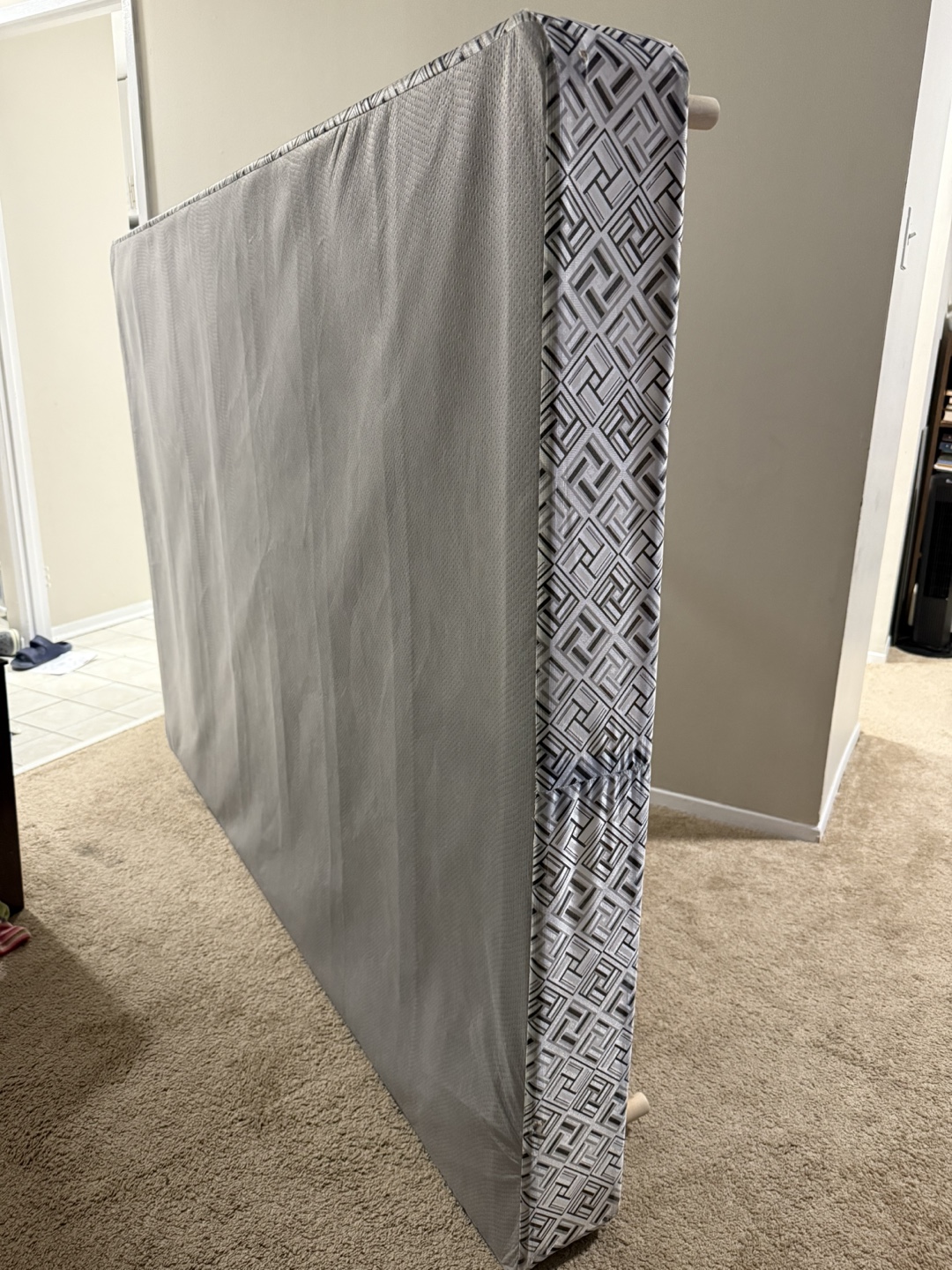 Box Spring/Foundation - Queen Size - photo 3