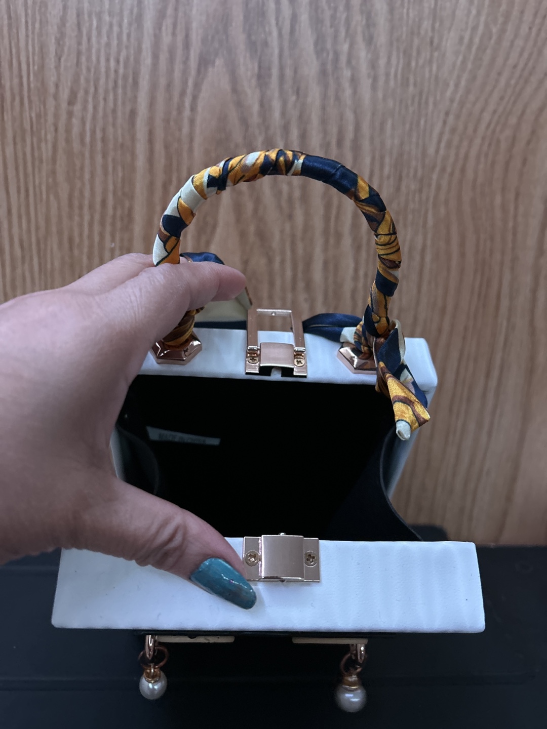 White Box Clutch style with Chain Bag - photo 3