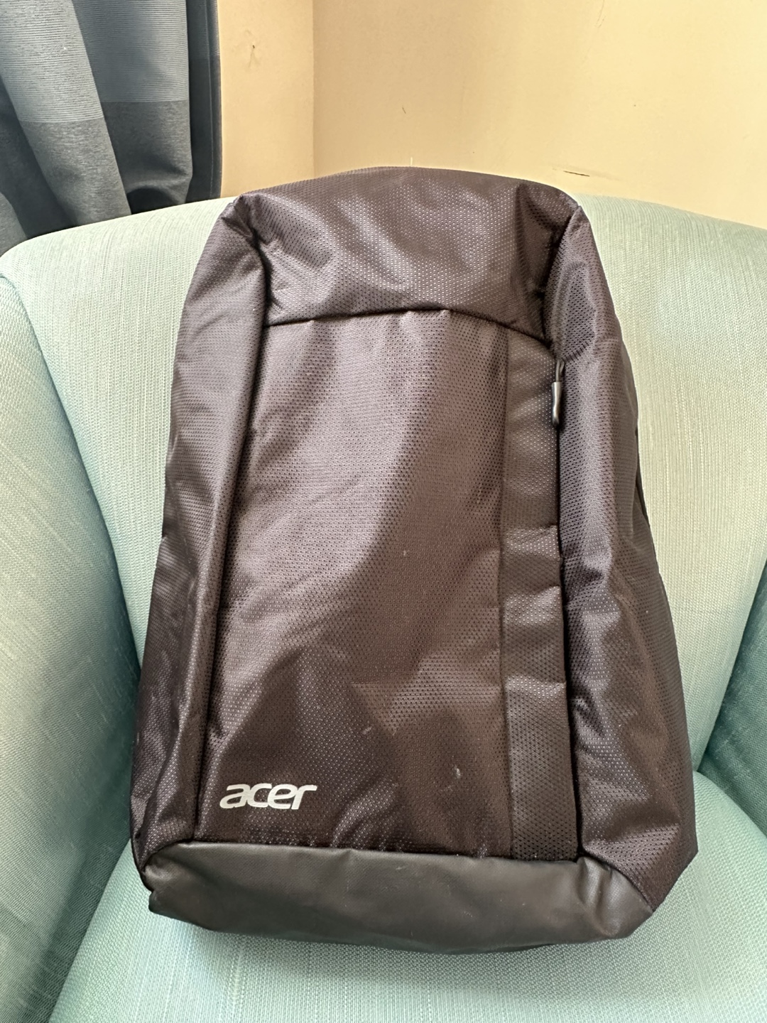 FREE Laptop Backpack (Acer) can fit up to 15”
