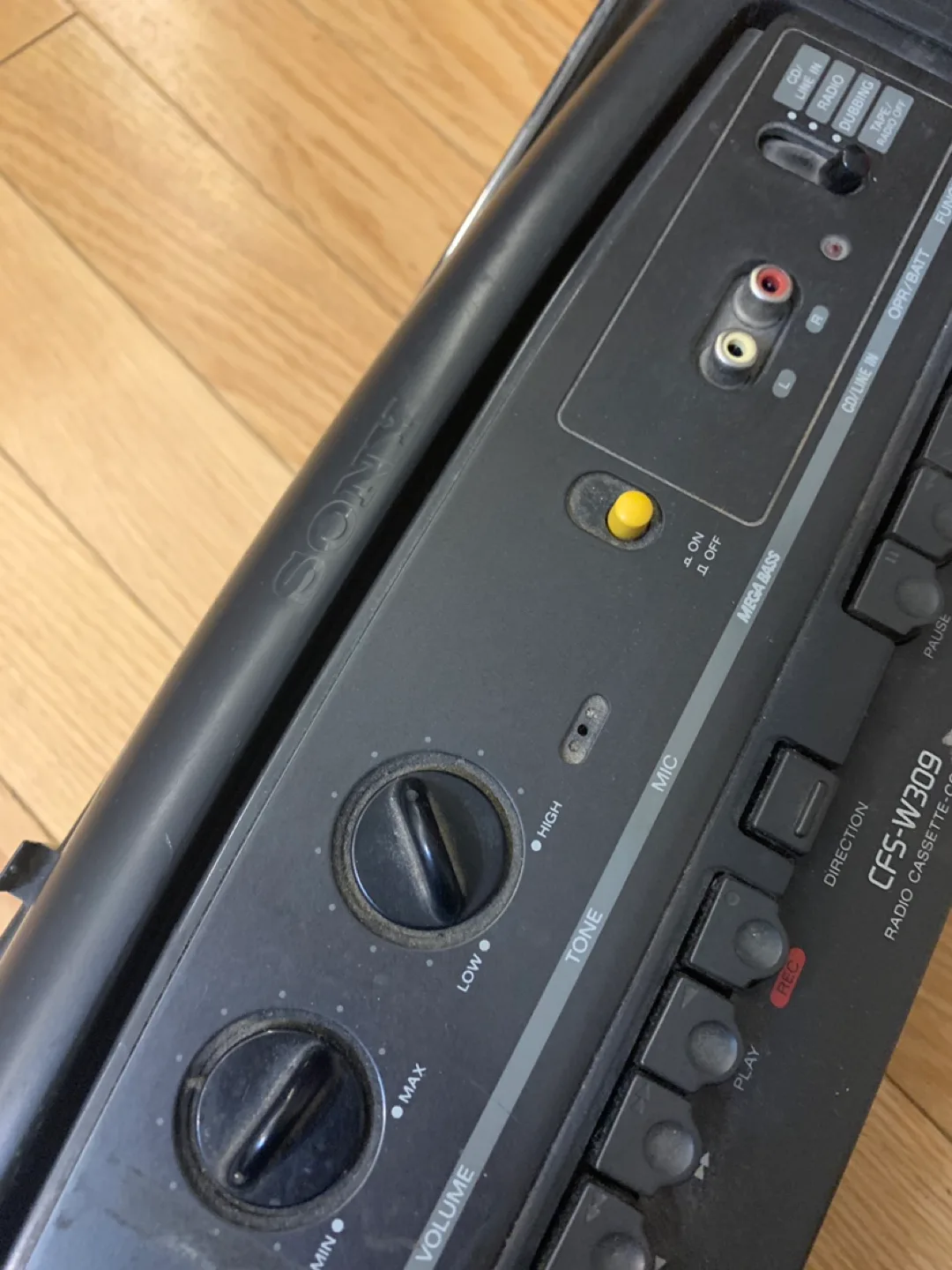 ‼️MUST GO‼️ vintage Sony CFS-W308 radio cassette-corder image indicator(3)