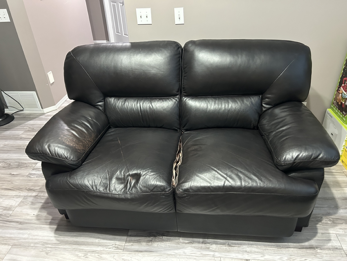 Black Leather Loveseat - photo 2
