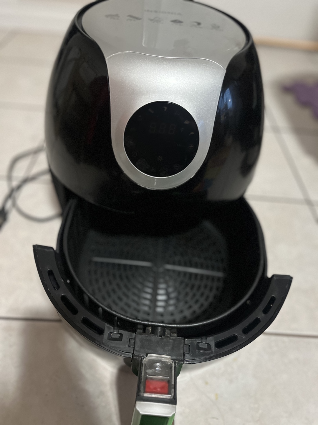 Insignia 5L Digital Control Air Fryer - photo 4