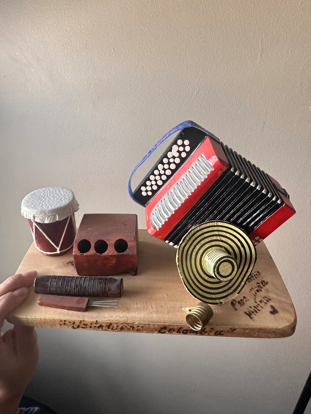 Colombian Wooden Souvenir Set image indicator(6)