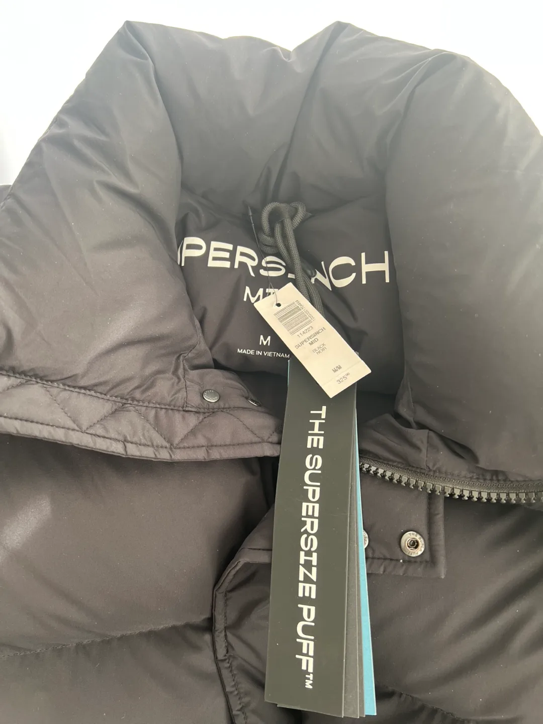 Aritzia Supersinch Mid  Black Puffer Jacket image indicator(2)