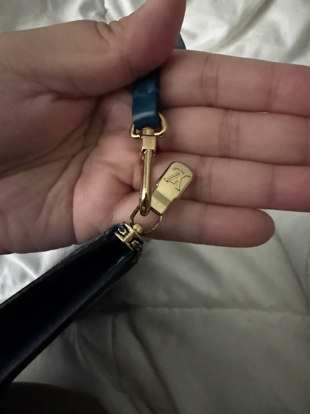 Louis Vuitton Epi Pochette image indicator(5)