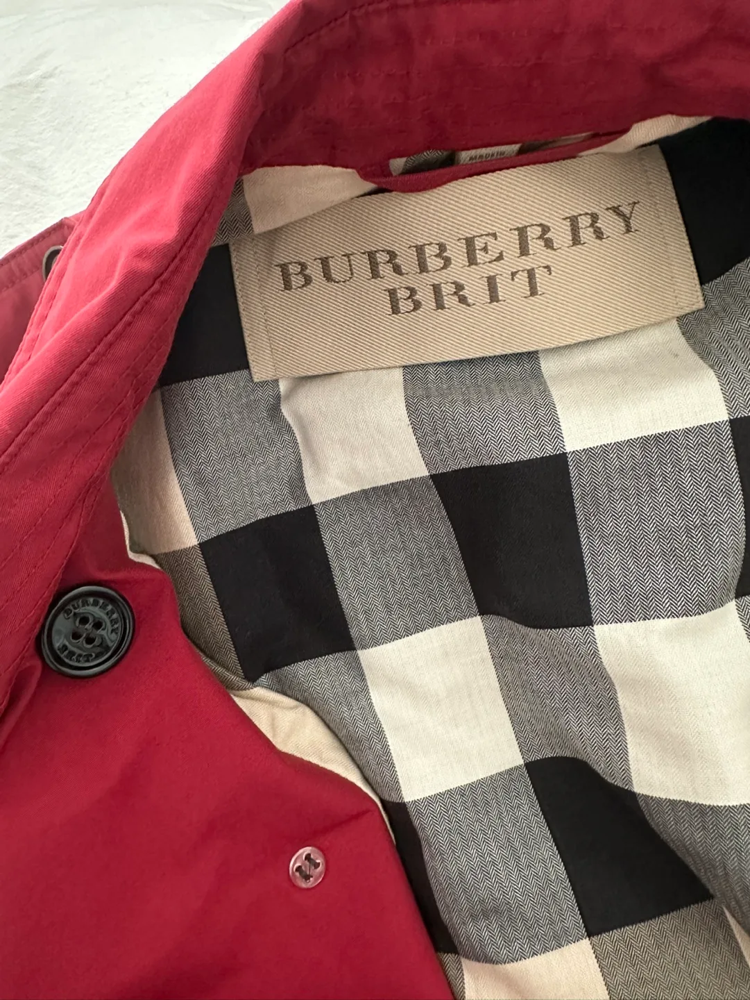 Burberry Brit Trench Coat size 6 -  $600 image indicator(2)