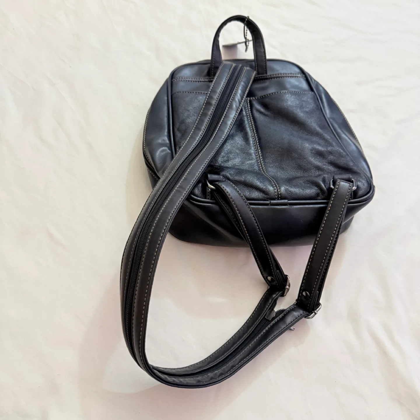 Visione Italy Leather Backpack image indicator(3)