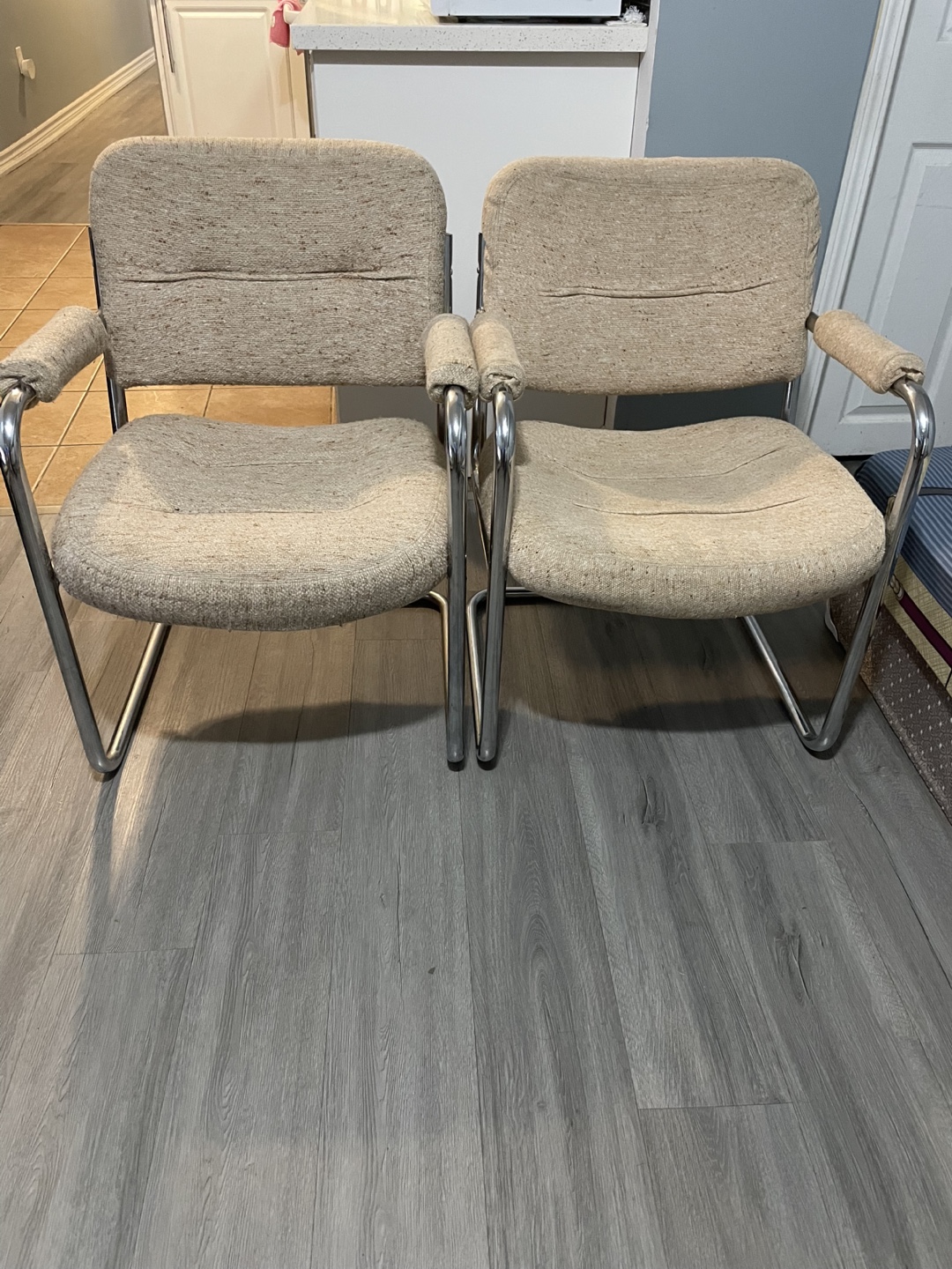 Set of Office Chairs for $10 for 2 [$5 each]