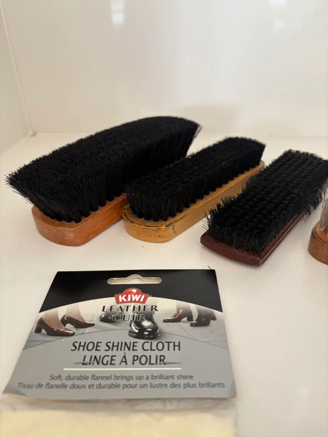 Shoe Shine Kit in Wooden Box image indicator(4)