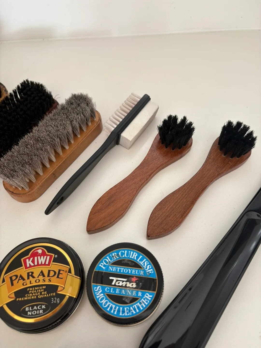 Shoe Shine Kit in Wooden Box image indicator(5)