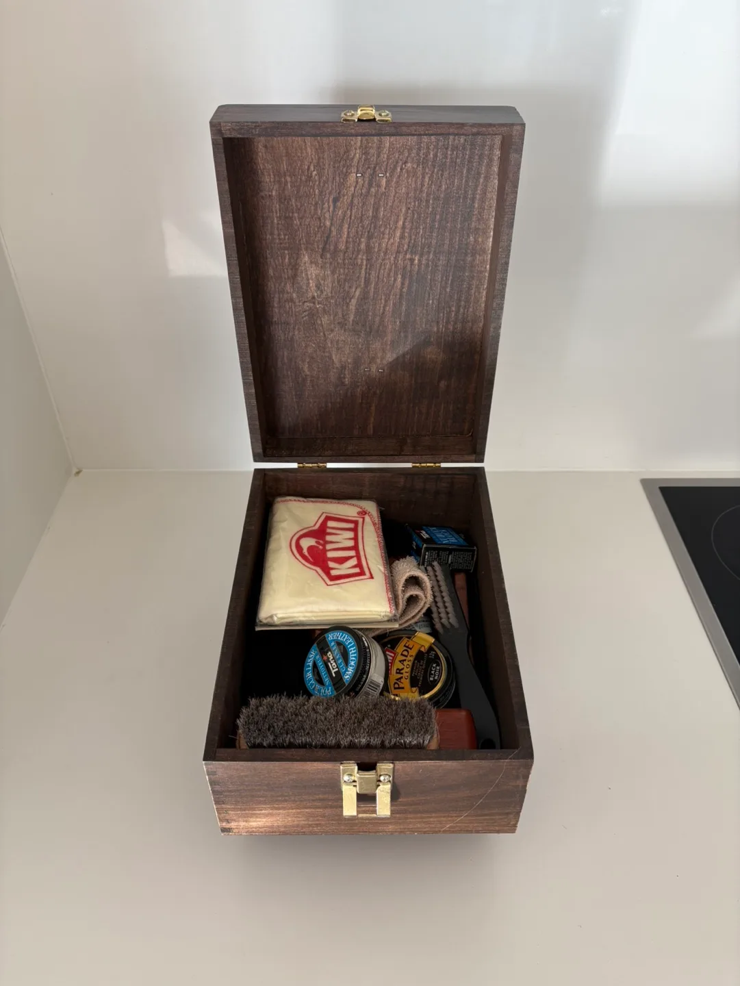 Shoe Shine Kit in Wooden Box image indicator(2)