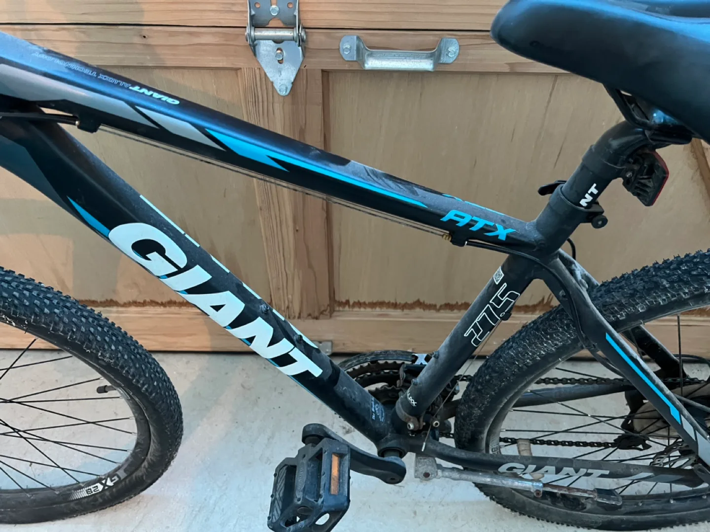 Giant ATX Mountain Bike image indicator(2)