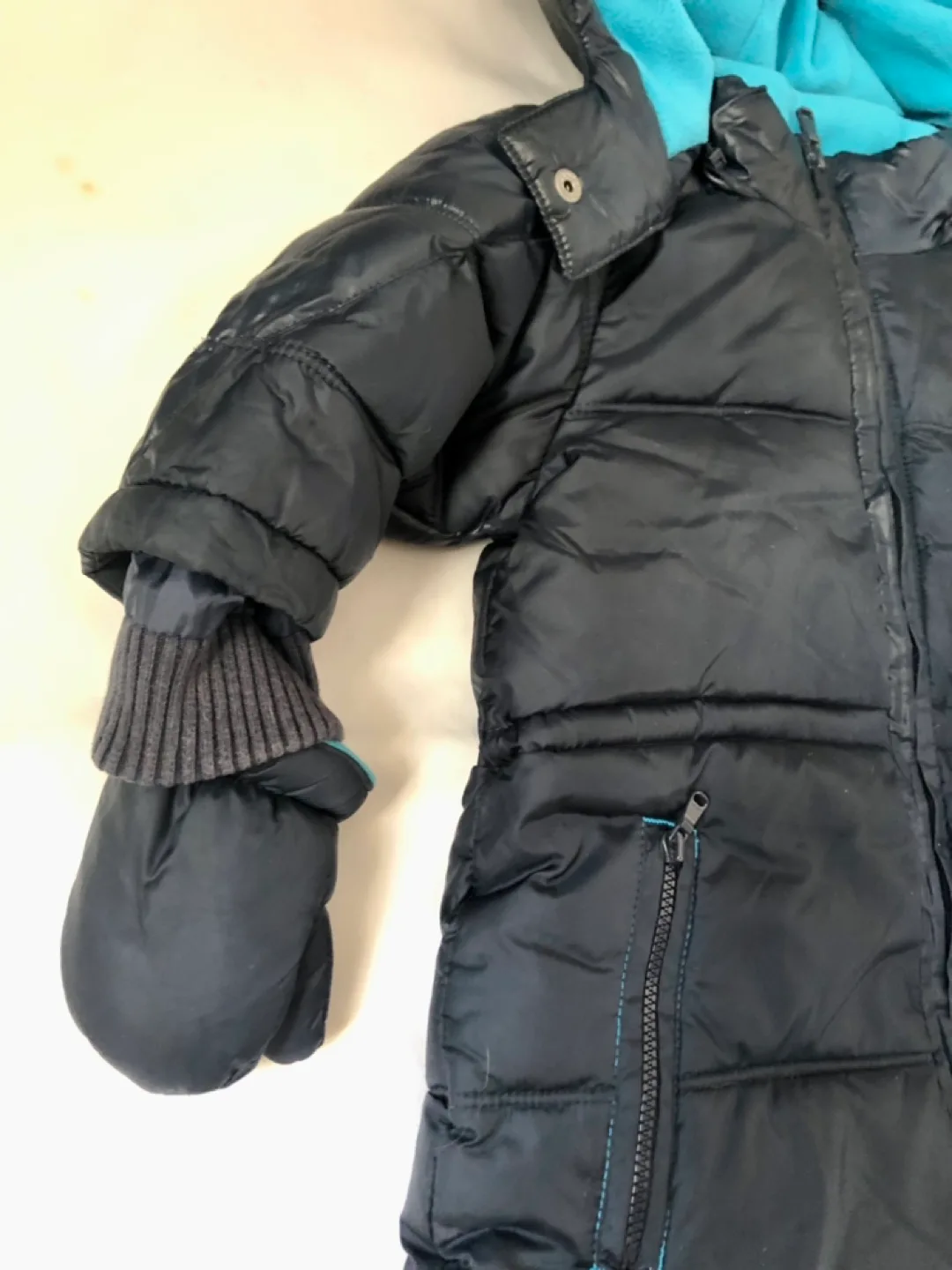 Hugo Boss Baby Snowsuit 12 Months image indicator(6)