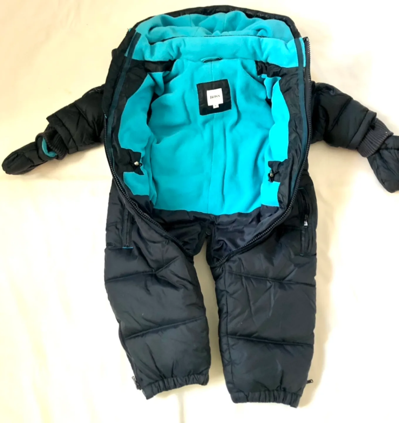 Hugo Boss Baby Snowsuit 12 Months image indicator(5)