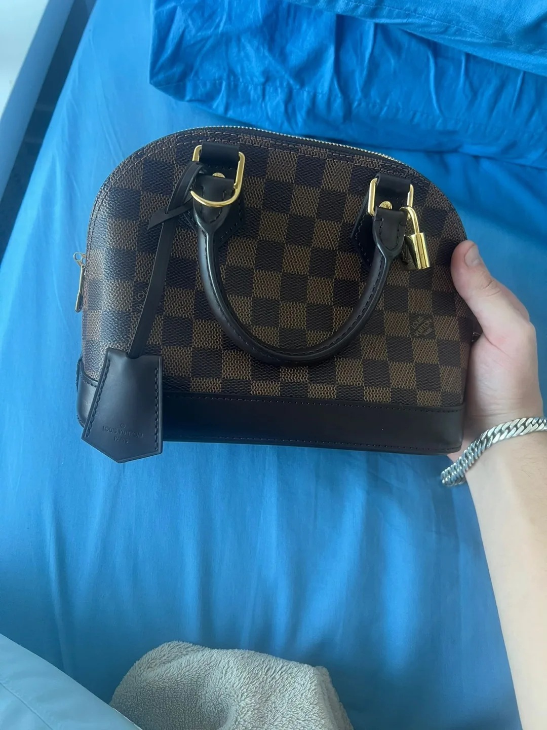 Louis Vuitton Alma BB Damier Azur image indicator(2)
