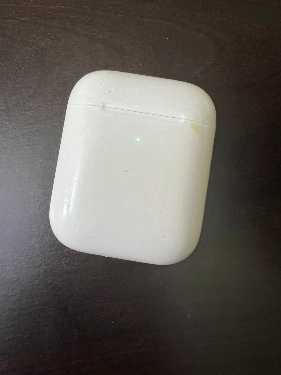 Original Apple AirPods 2gen case with left earbuds image indicator(2)