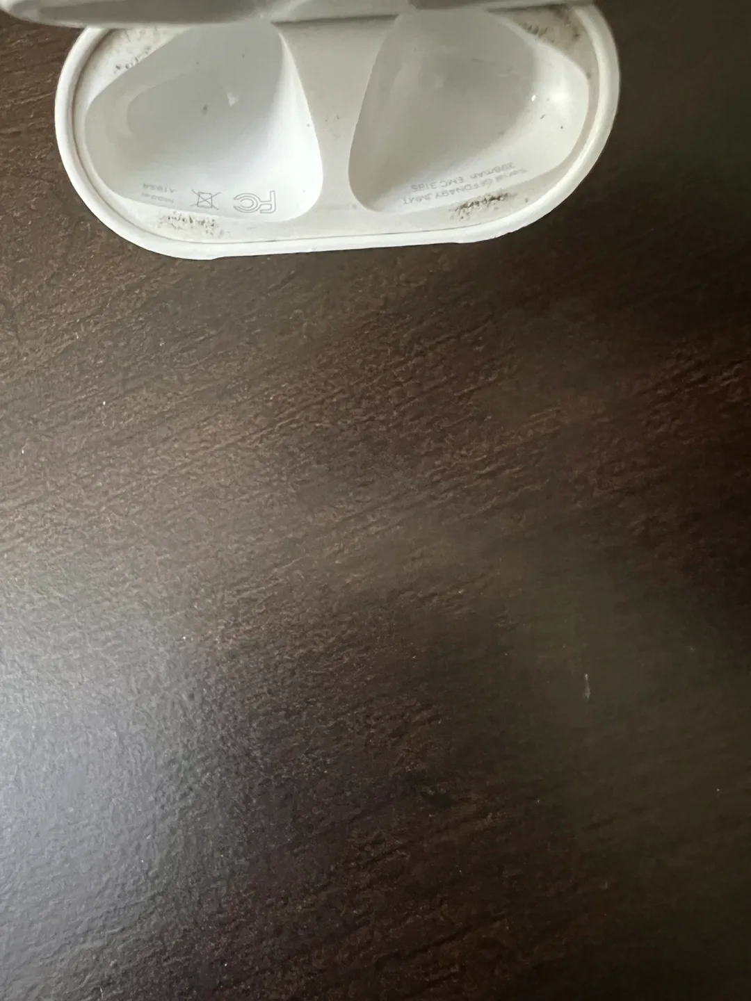 Original Apple AirPods 2gen case with left earbuds image indicator(5)