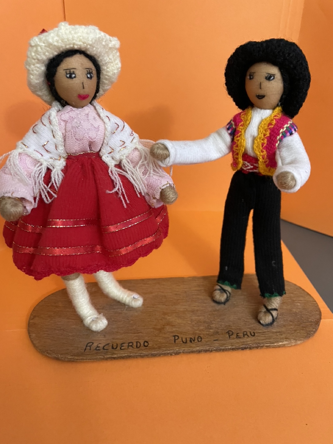 Peruvian Couple Folk Dolls Souvenir - photo 3