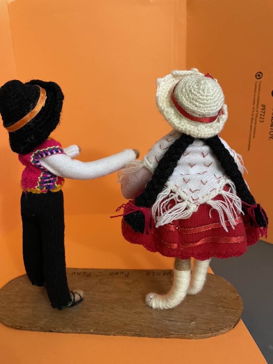 Peruvian Couple Folk Dolls Souvenir