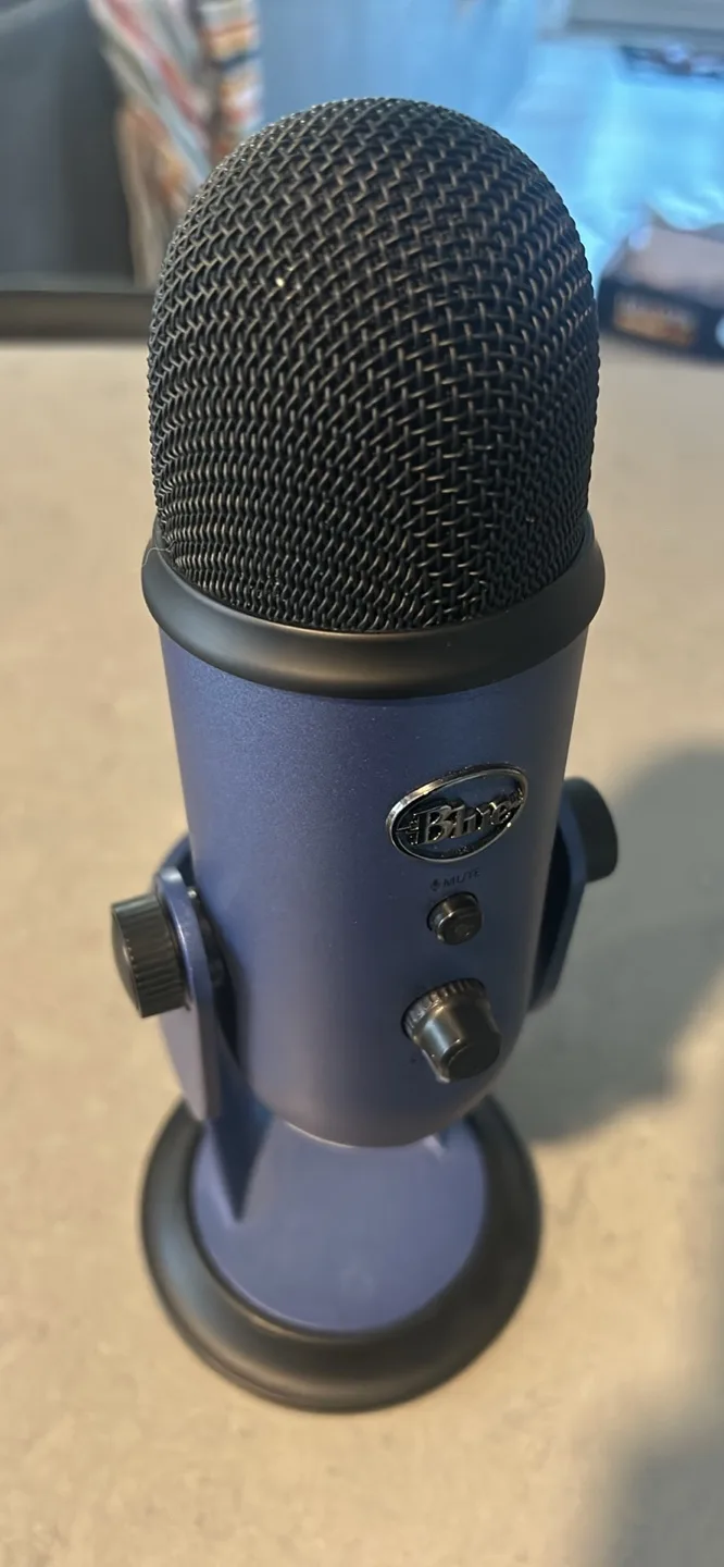 Blue Yeti USB Microphone thumbnail