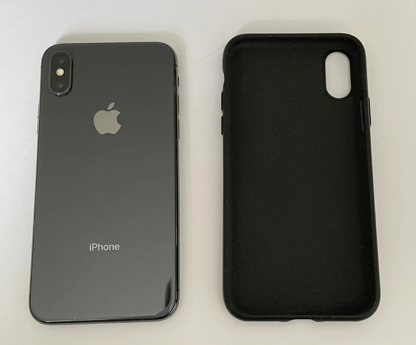 iPhone X - Excellent Condition image indicator(3)