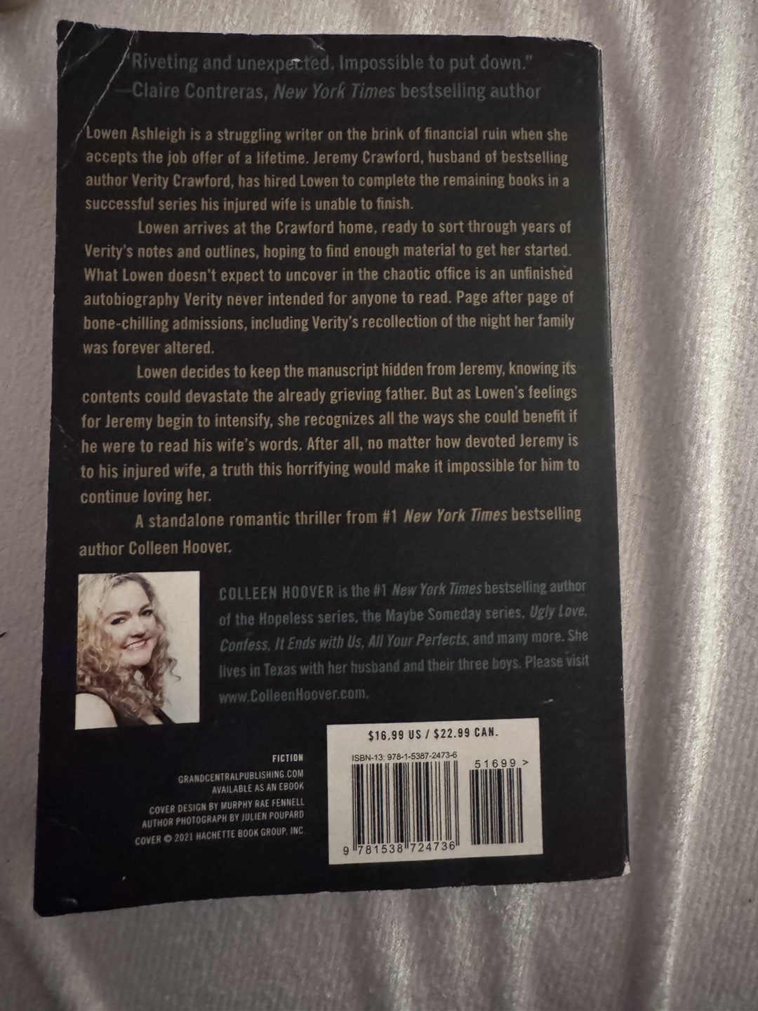 Verity by Colleen Hoover Paperback - photo 2