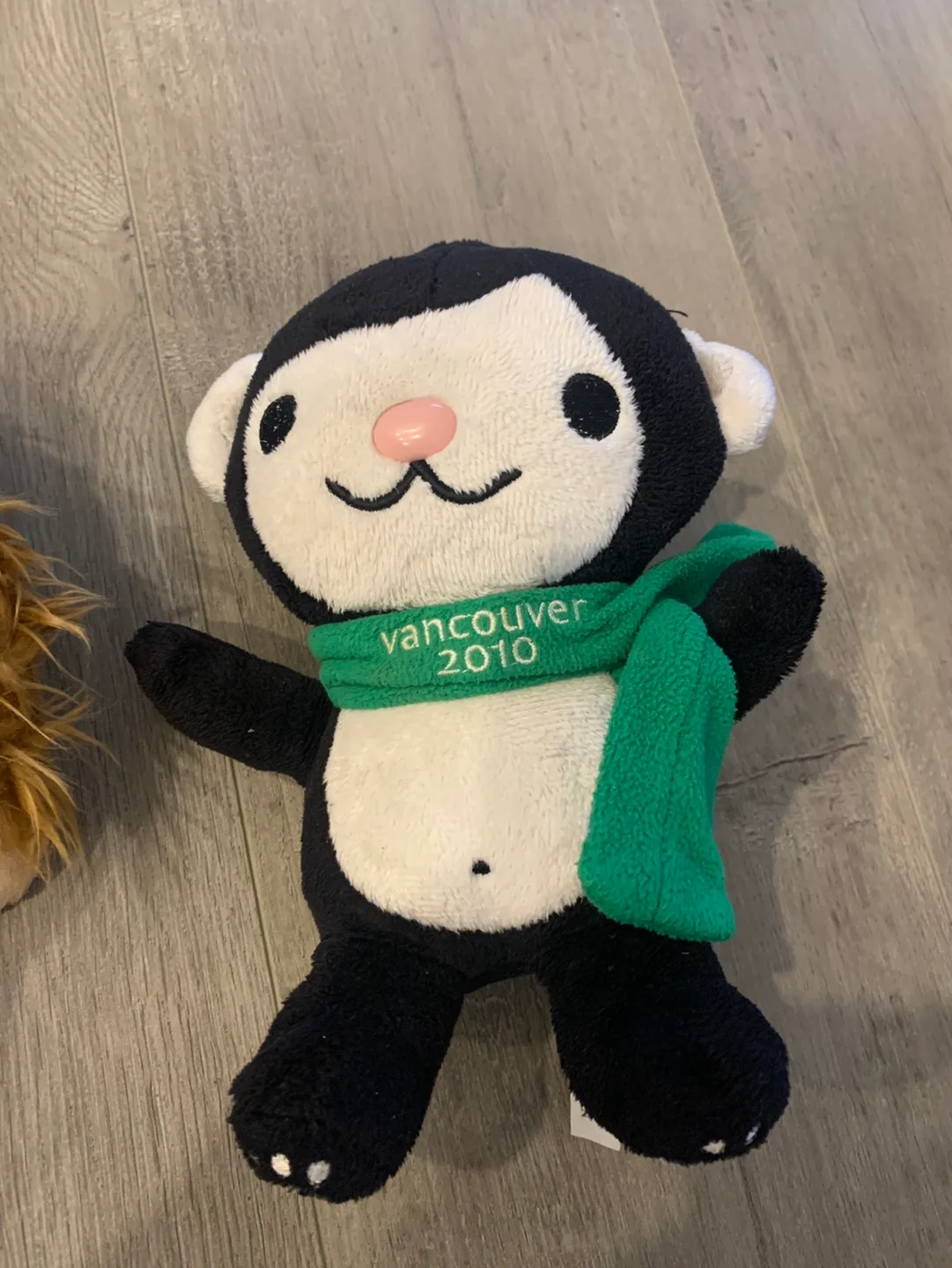 Vancouver 2010 Olympic Mascot Plush Set image indicator(4)