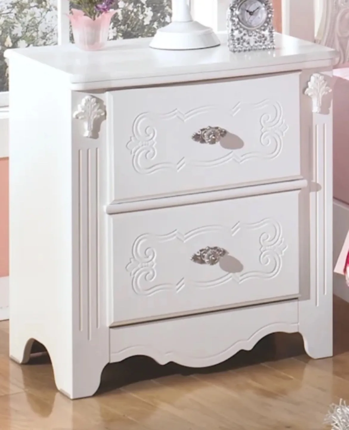 Full size bed + night stand image indicator(2)