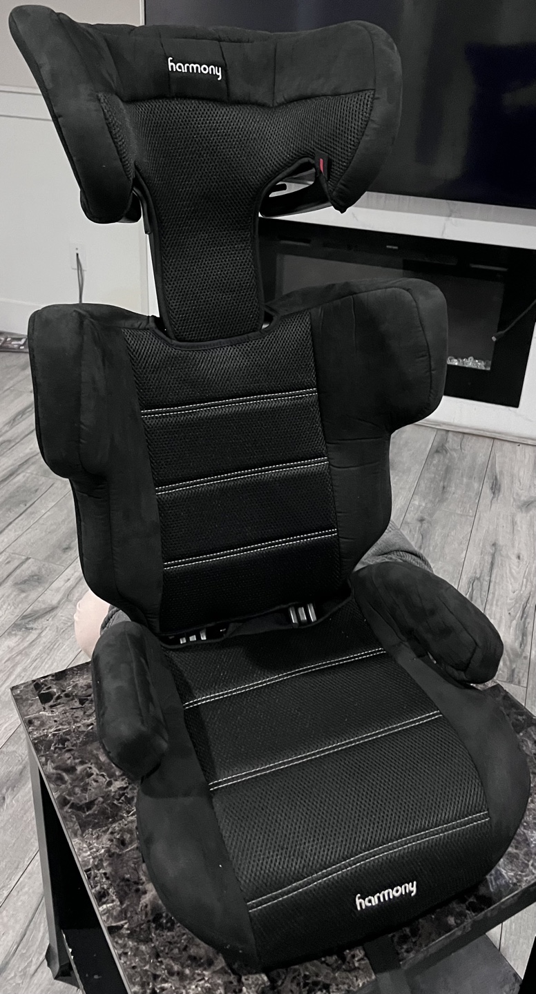 All Black Booster Car Seat- Excellent Condition! Untouched! - photo 3