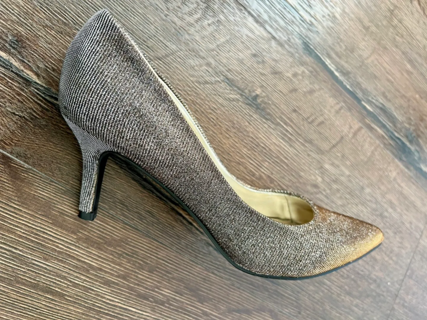 Nine West Gold Glitter Heels image indicator(4)