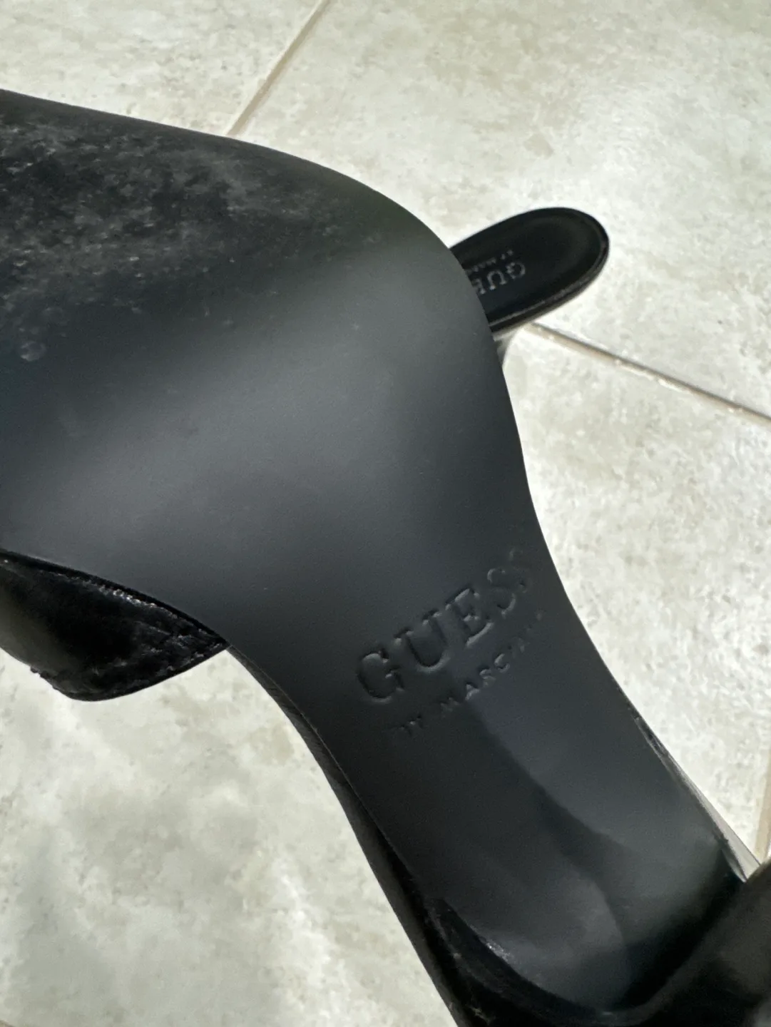 Black Guess Heels image indicator(2)