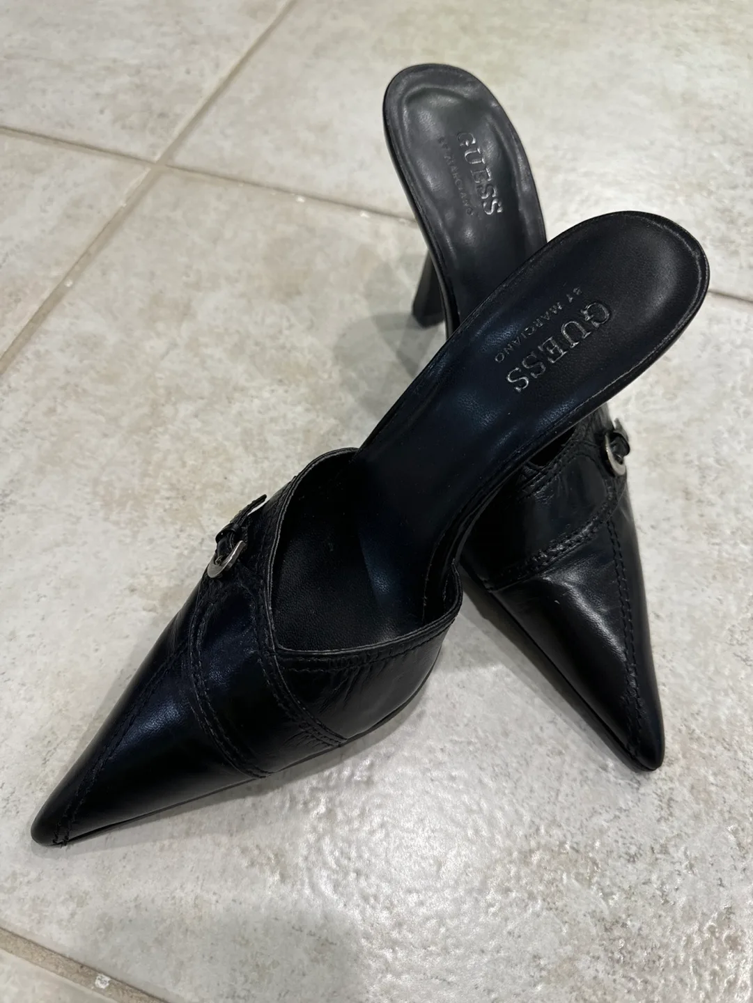 Black Guess Heels image indicator(3)