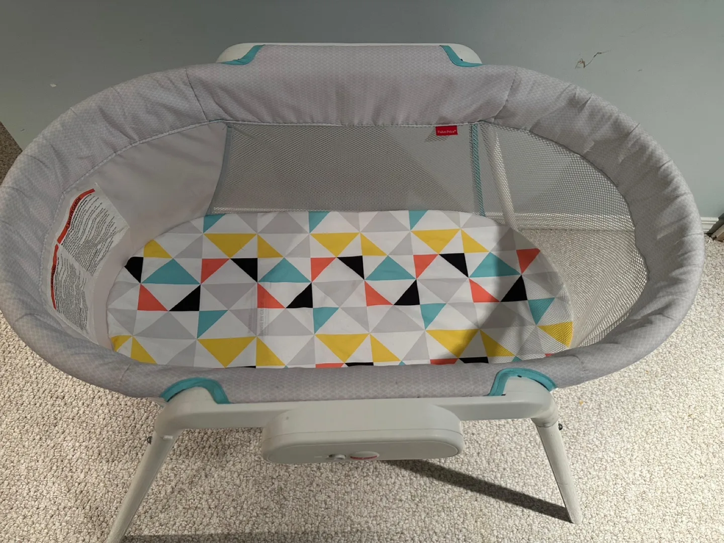 Fisher-Price Soothing Motions Bassinet image indicator(2)