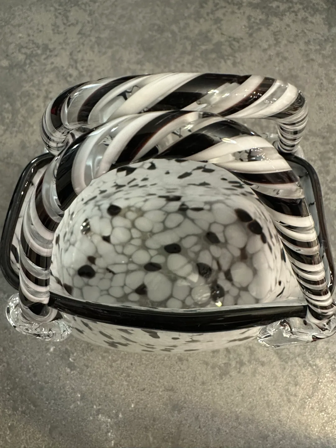 Glass Art Handbag Vase image indicator(8)