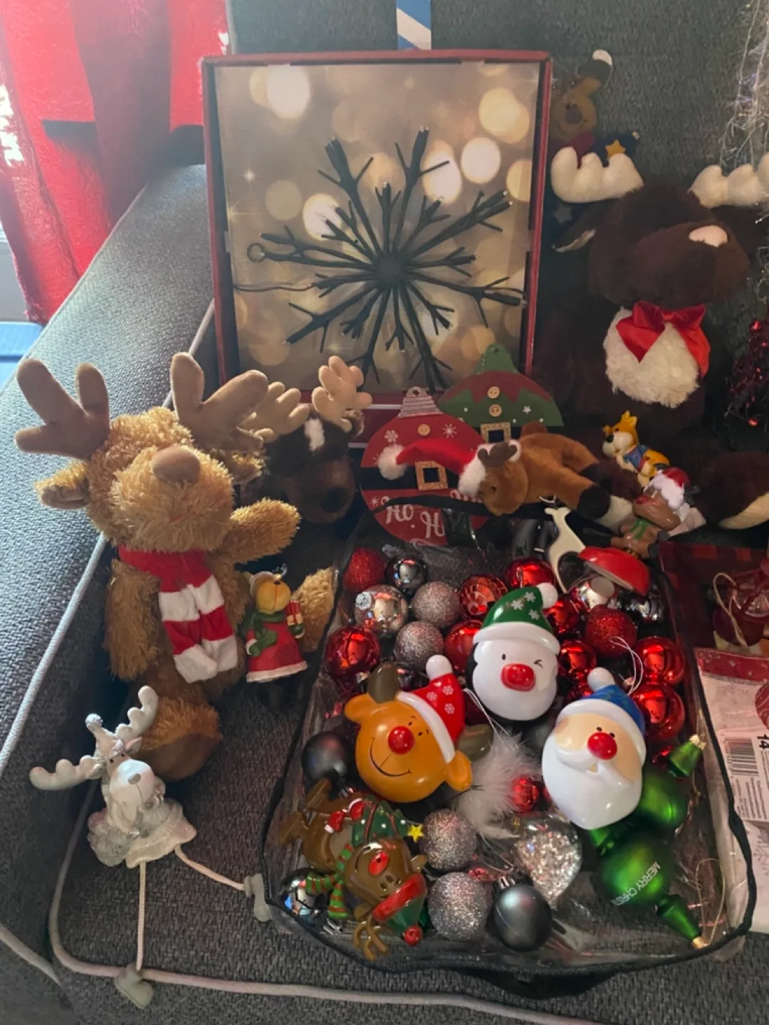 Various Christmas decorations image indicator(2)