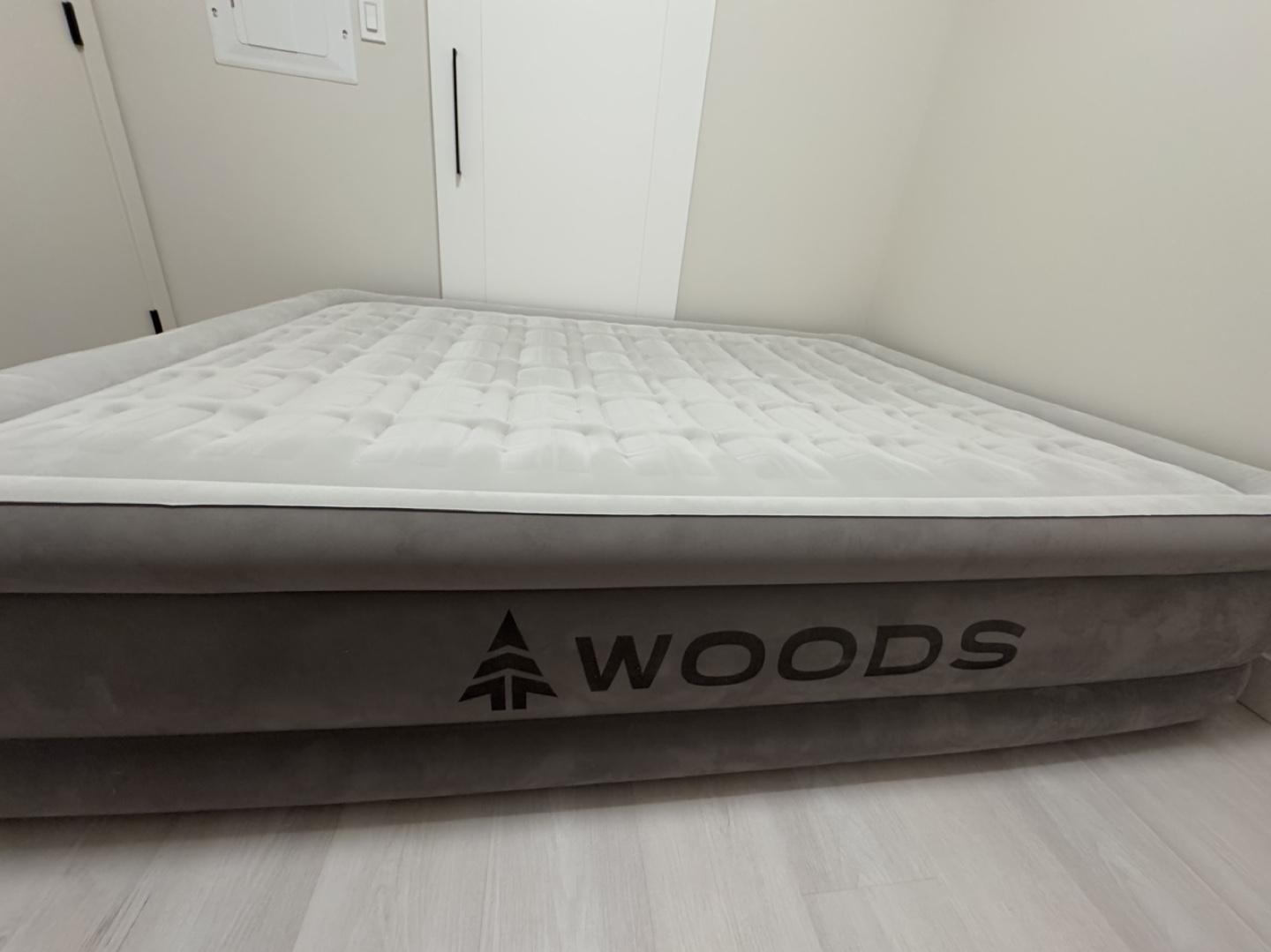 Woods Double High Queen Air Mattress - photo 3