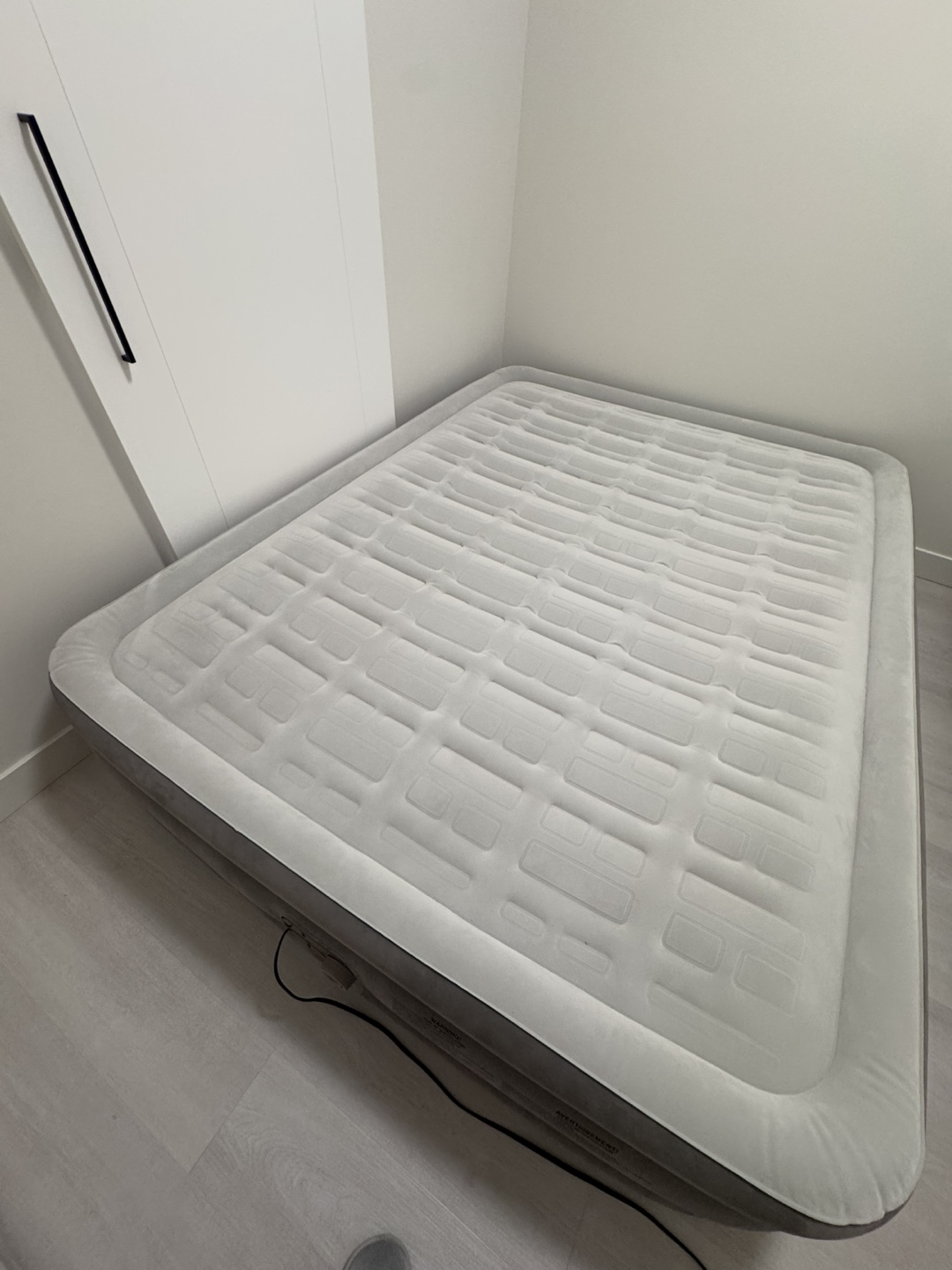 Woods Double High Queen Air Mattress - photo 2