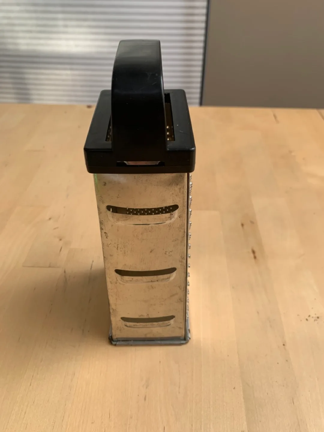 Vintage Metal Grater with Black Handle image indicator(4)