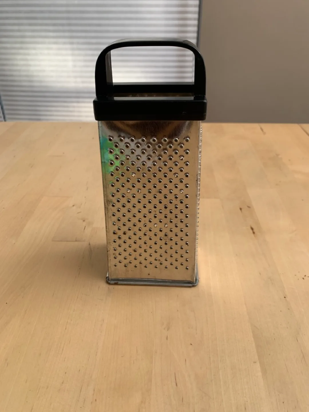 Vintage Metal Grater with Black Handle image indicator(2)