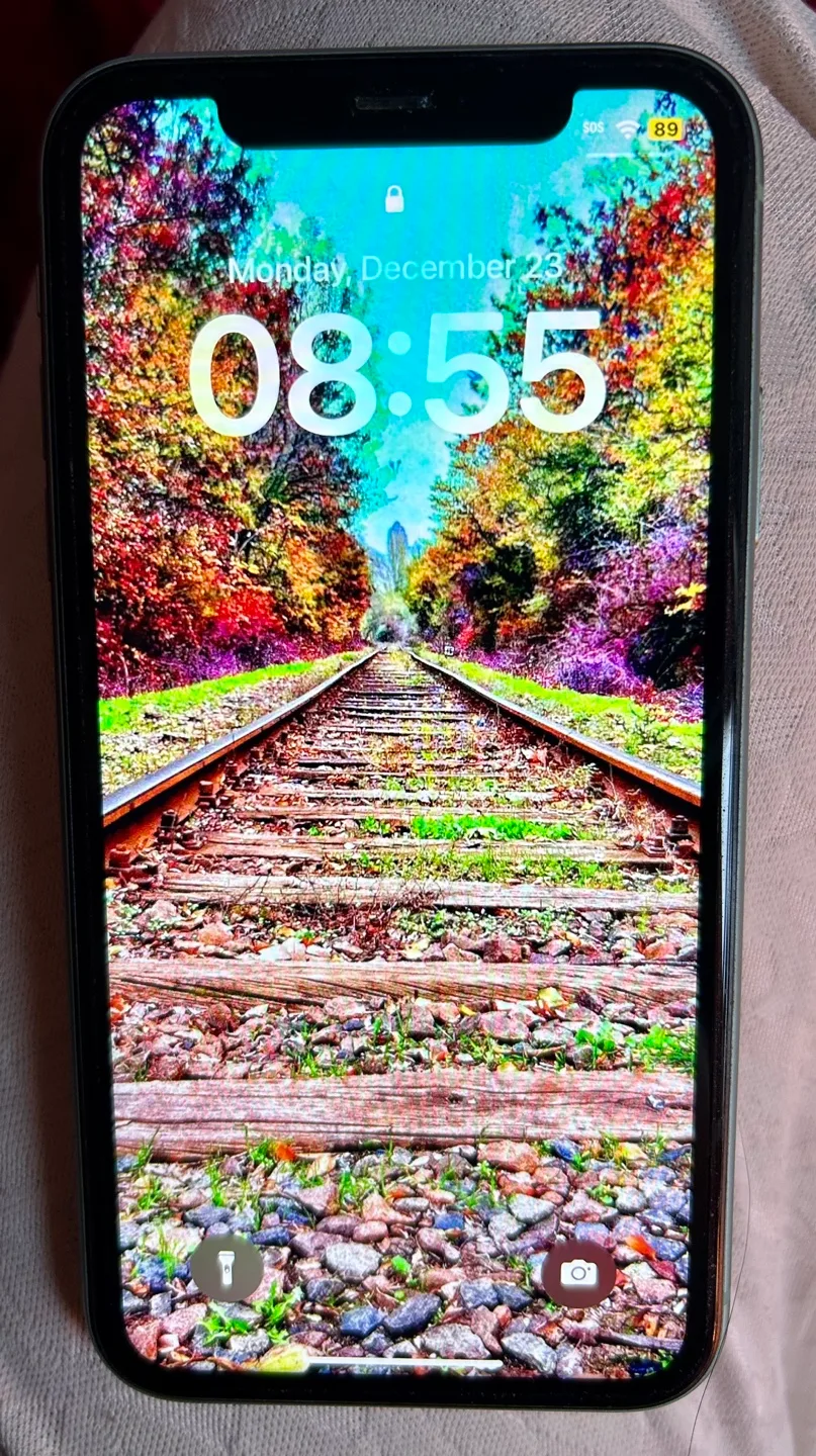 iPhone 11 - Mint Green - 128GB - Travel Sale/29th image indicator(3)