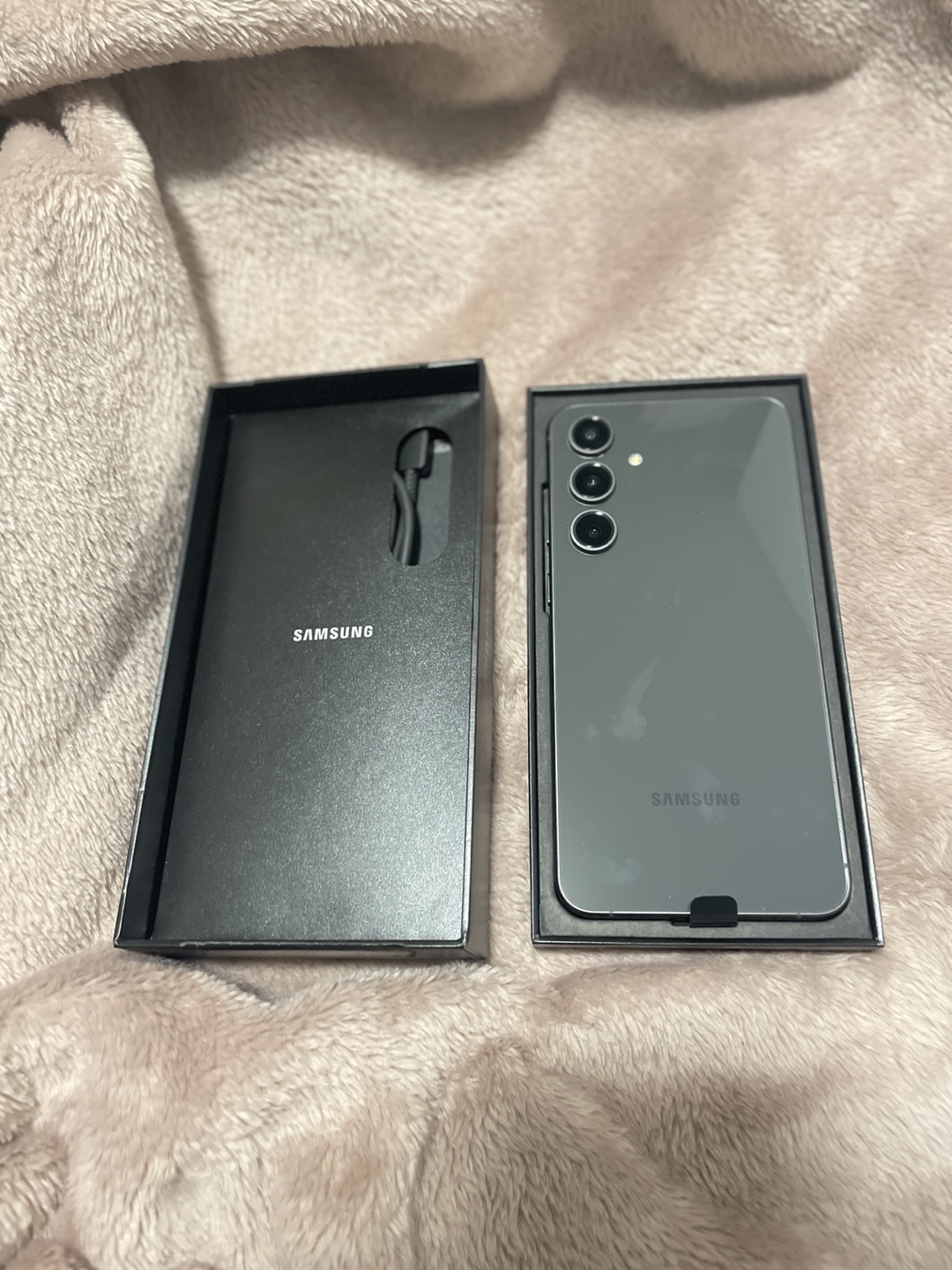 new! Samsung Galaxy S24 FE 128GB Graphite - photo 2