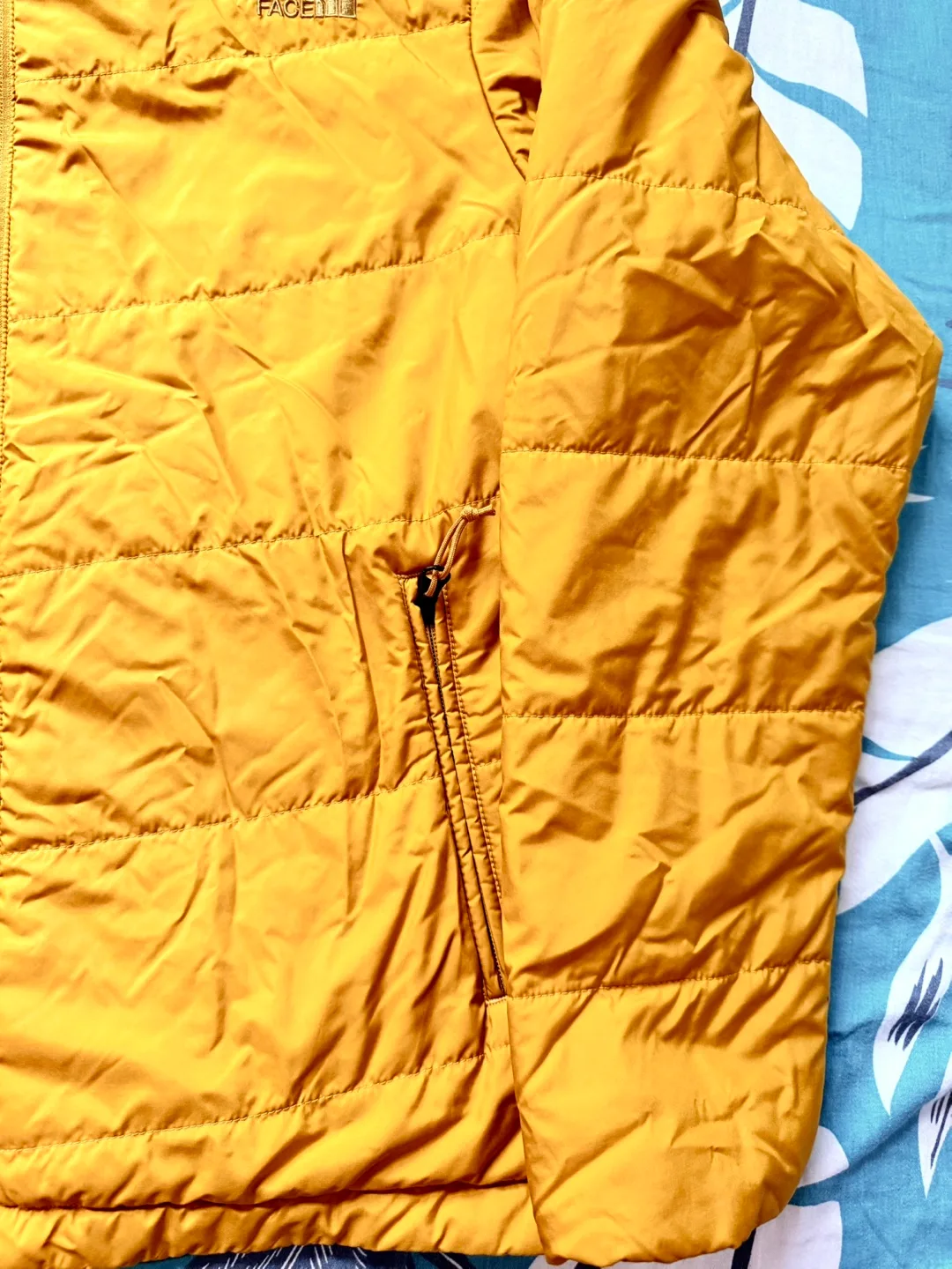 The North Face Men's Size Small Yellow Puffer Jacket image indicator(3)