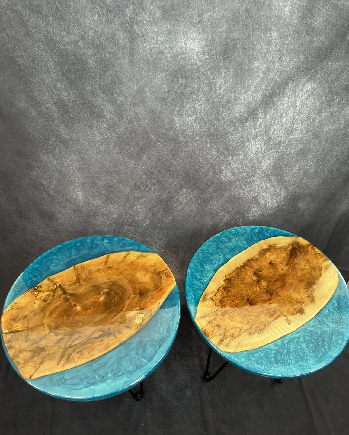 Set of 2 Resin & Wood End Tables - photo 2