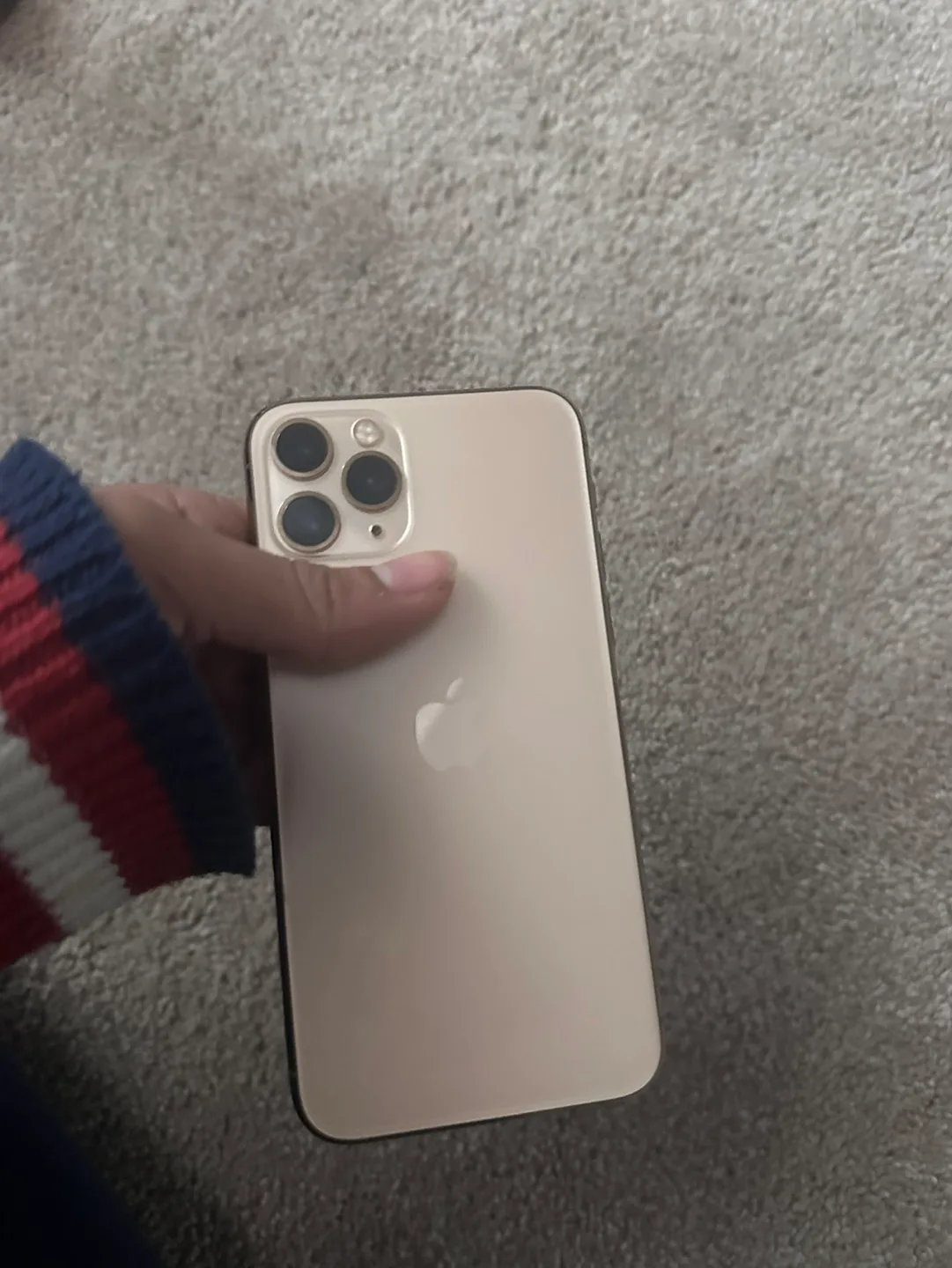 iPhone 11 Pro Max (Gold) 256GB image indicator(2)