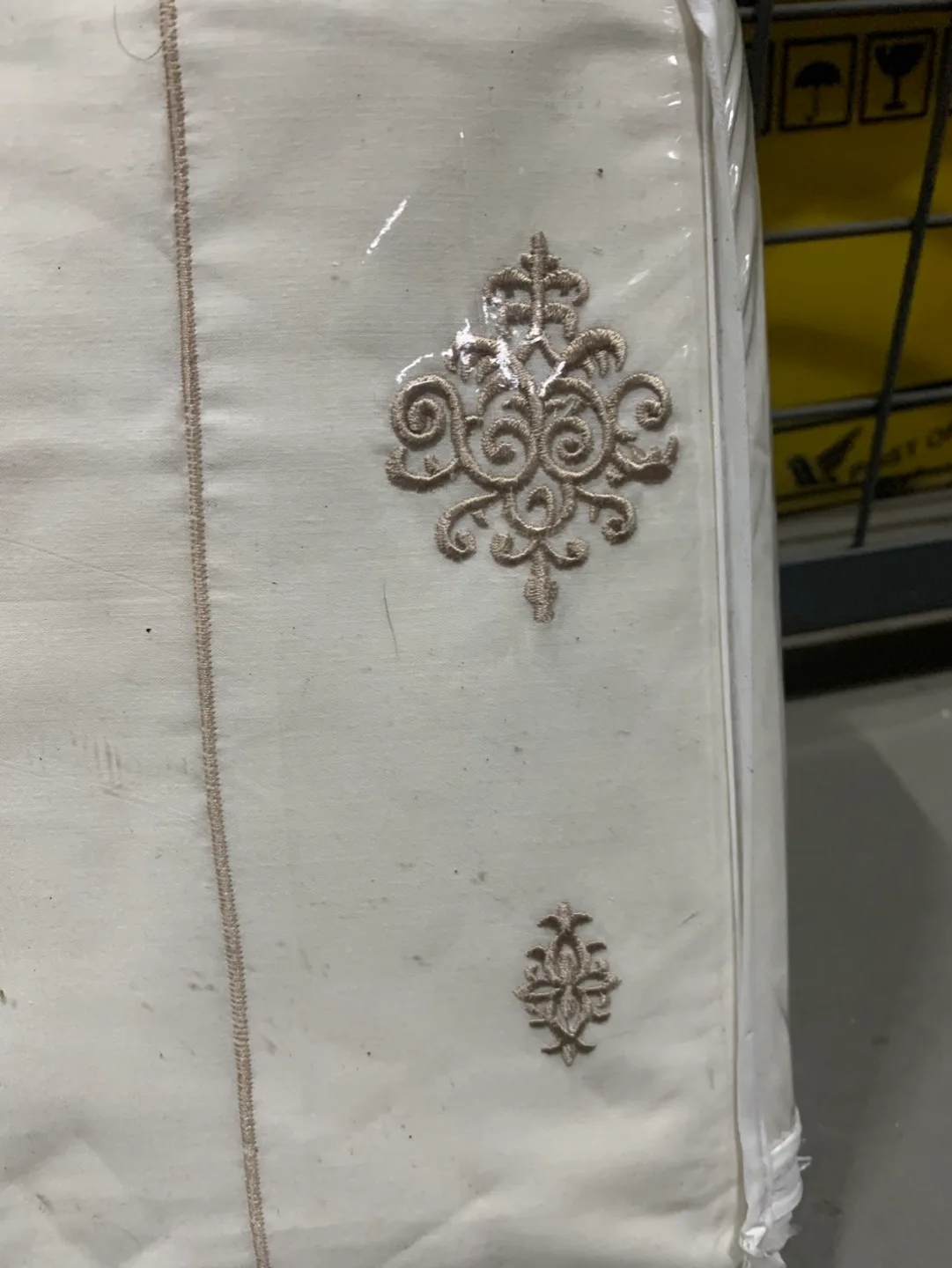 Embroidered Double Sheet Set image indicator(2)