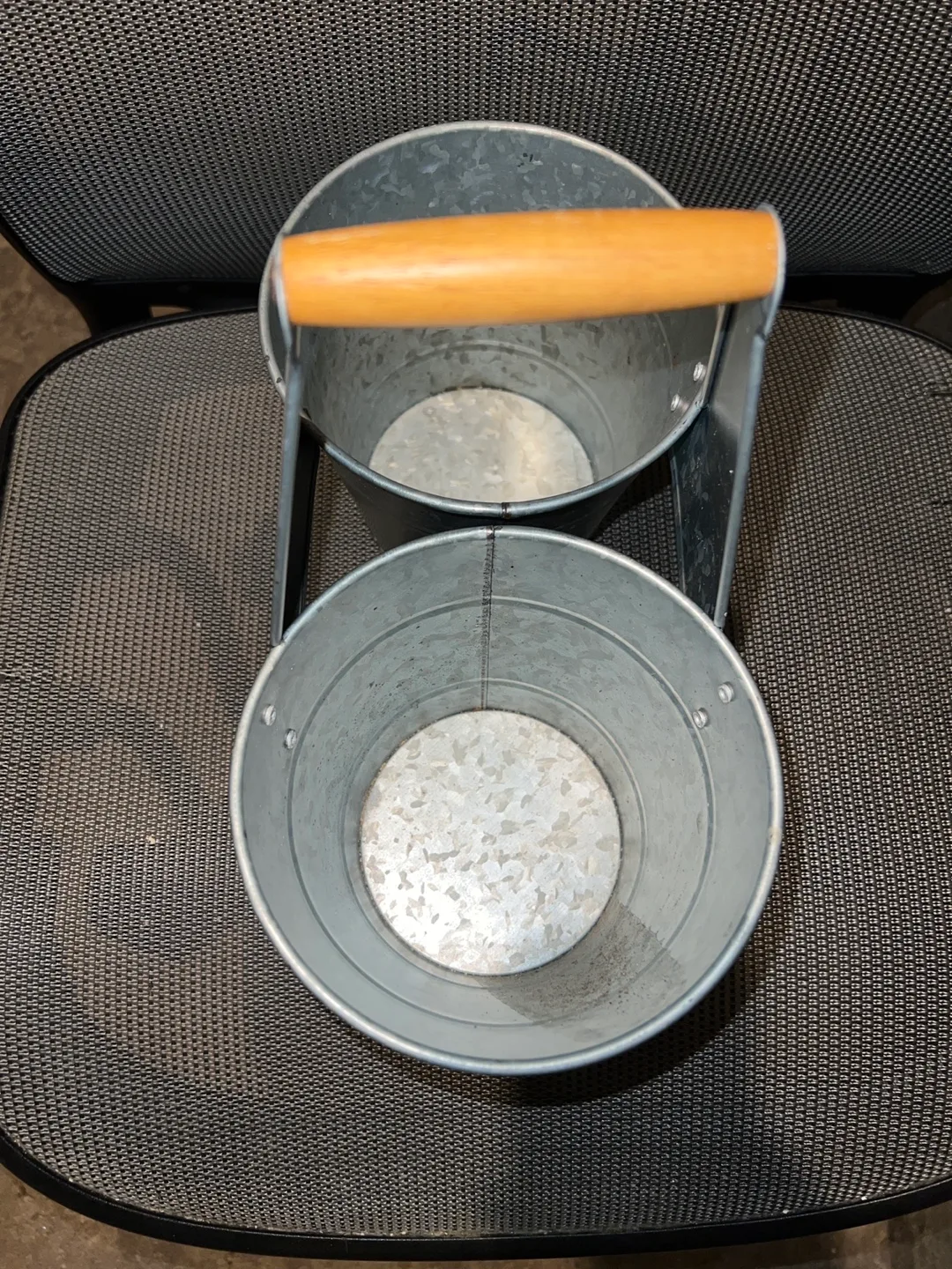 #Freecycle Metal Galvanized Utensil Holder image indicator(2)