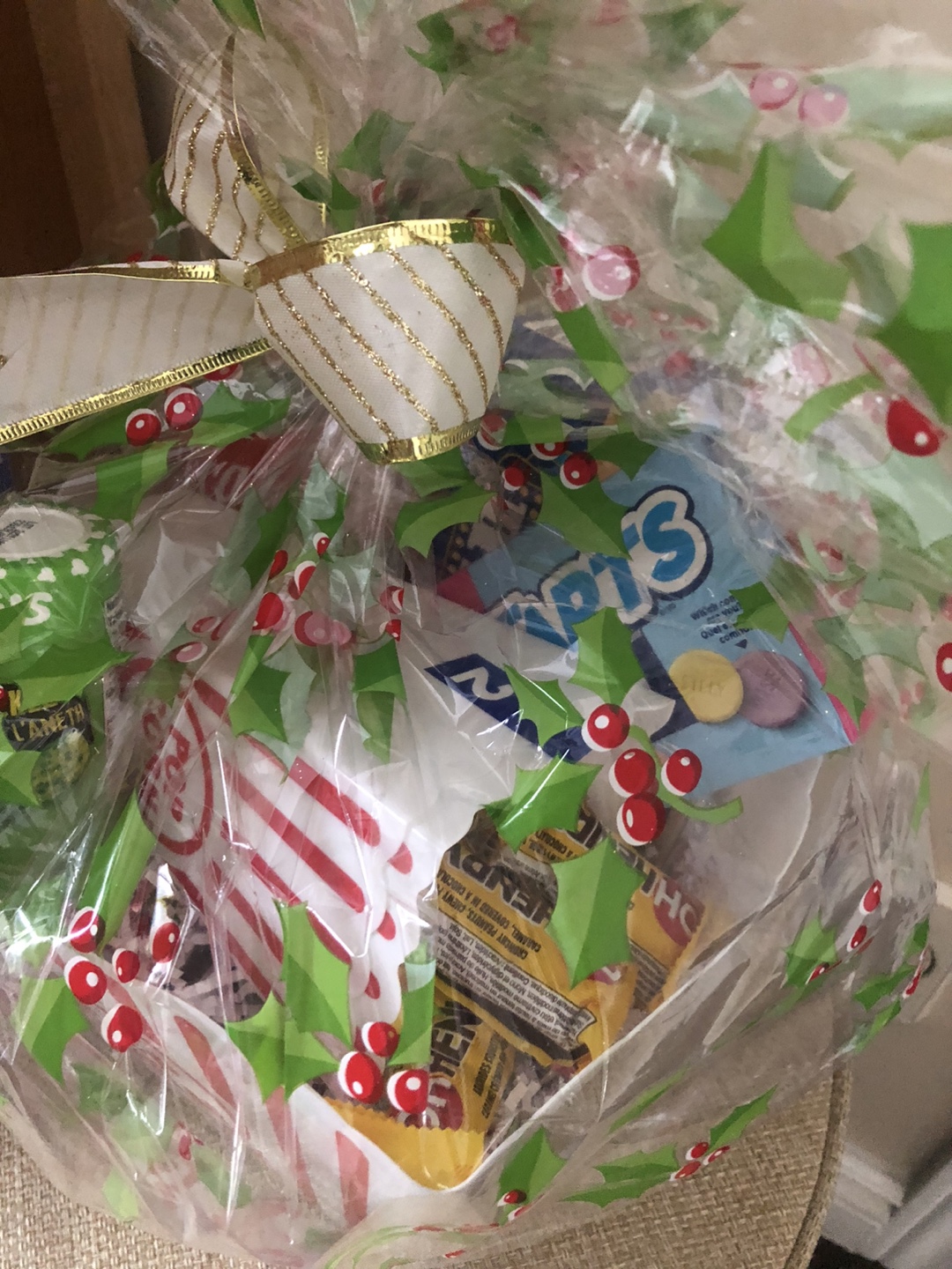 #freecycle - Christmas Movie Night Basket - photo 2