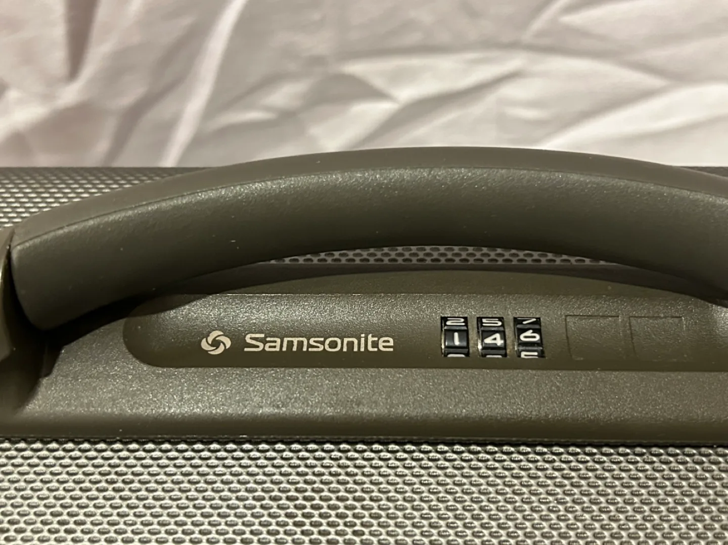 Samsonite Attache Case with Combination Lock image indicator(2)